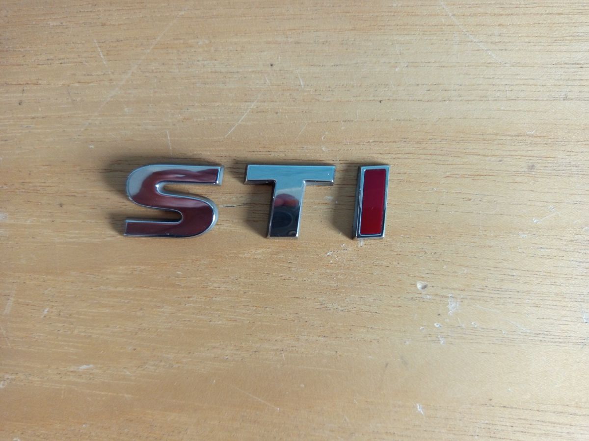 Segunda Mano: insignia STI para coche