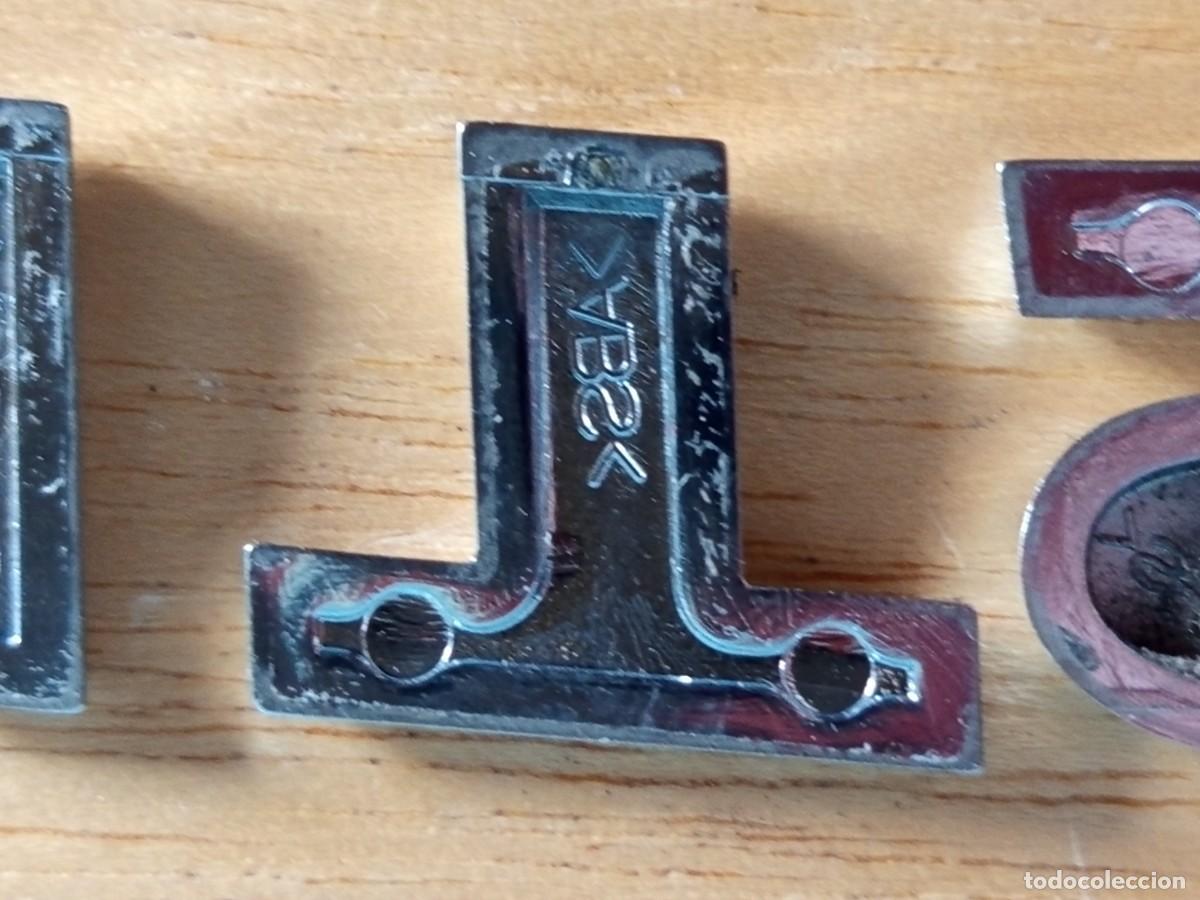 Segunda mano: insignia STI para coche - Foto 3
