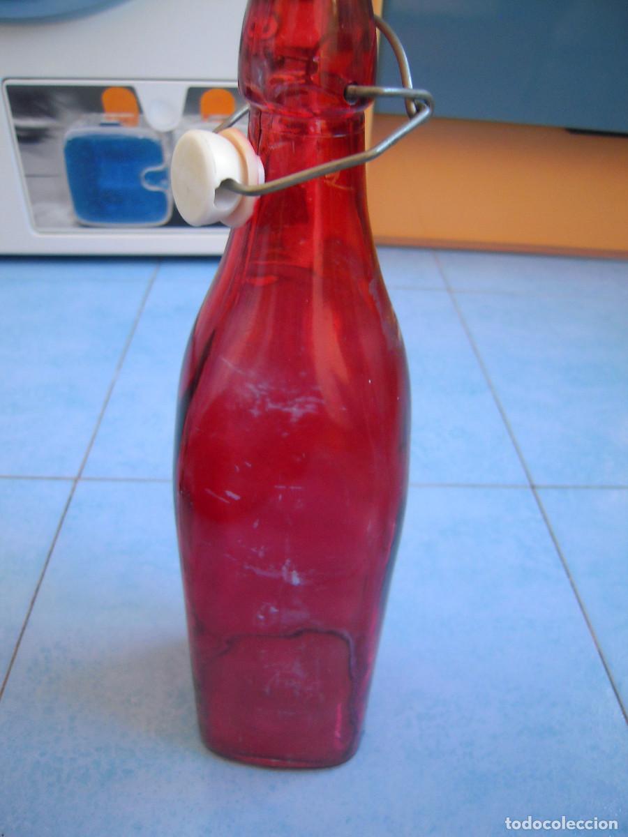 Segunda mano: Botella de vidrio rellenable roja - Foto 2