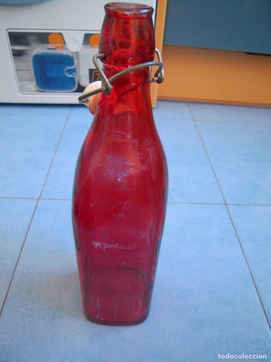 Segunda mano: Botella de vidrio rellenable roja - Foto 3