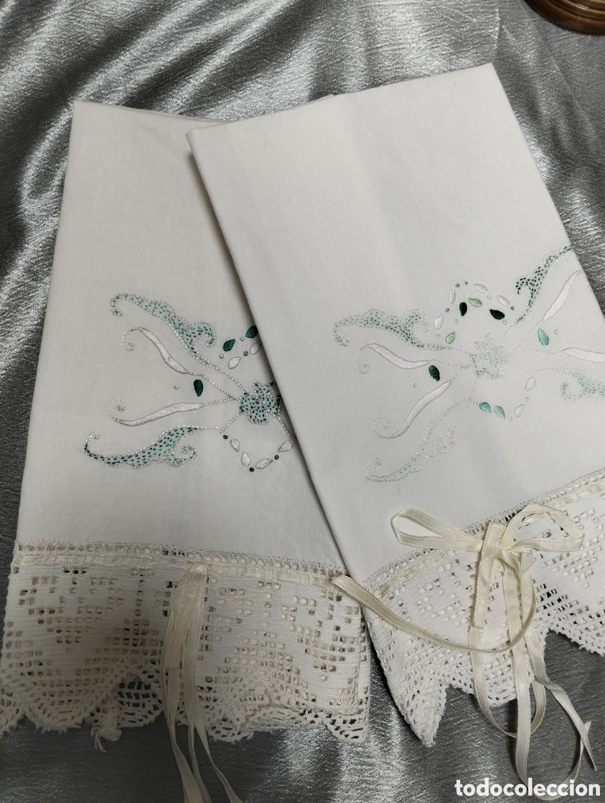 Seconda Mano: Toalla de hilo bordadas a mano