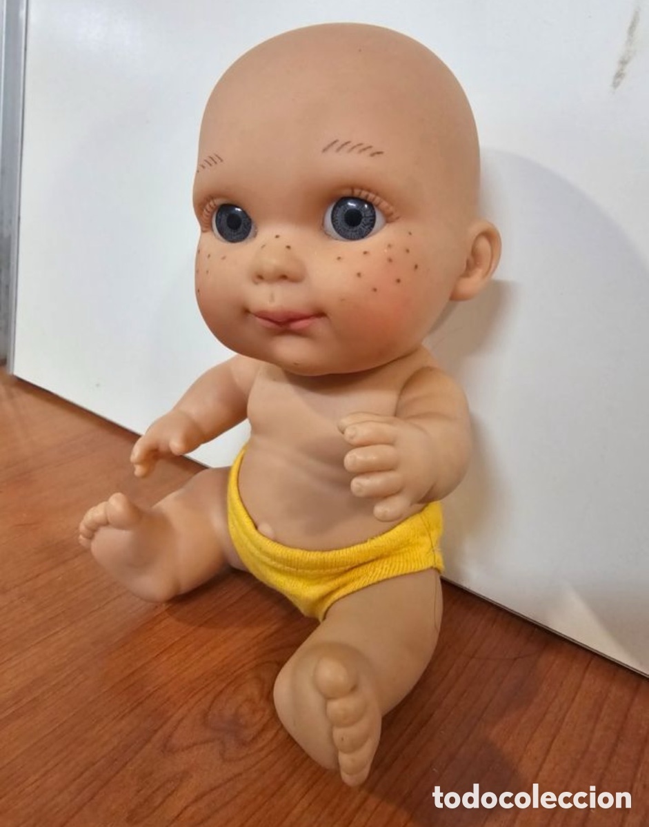 Zweite Hand: Mu&ntilde;eca beb&eacute; peque&ntilde;a usada