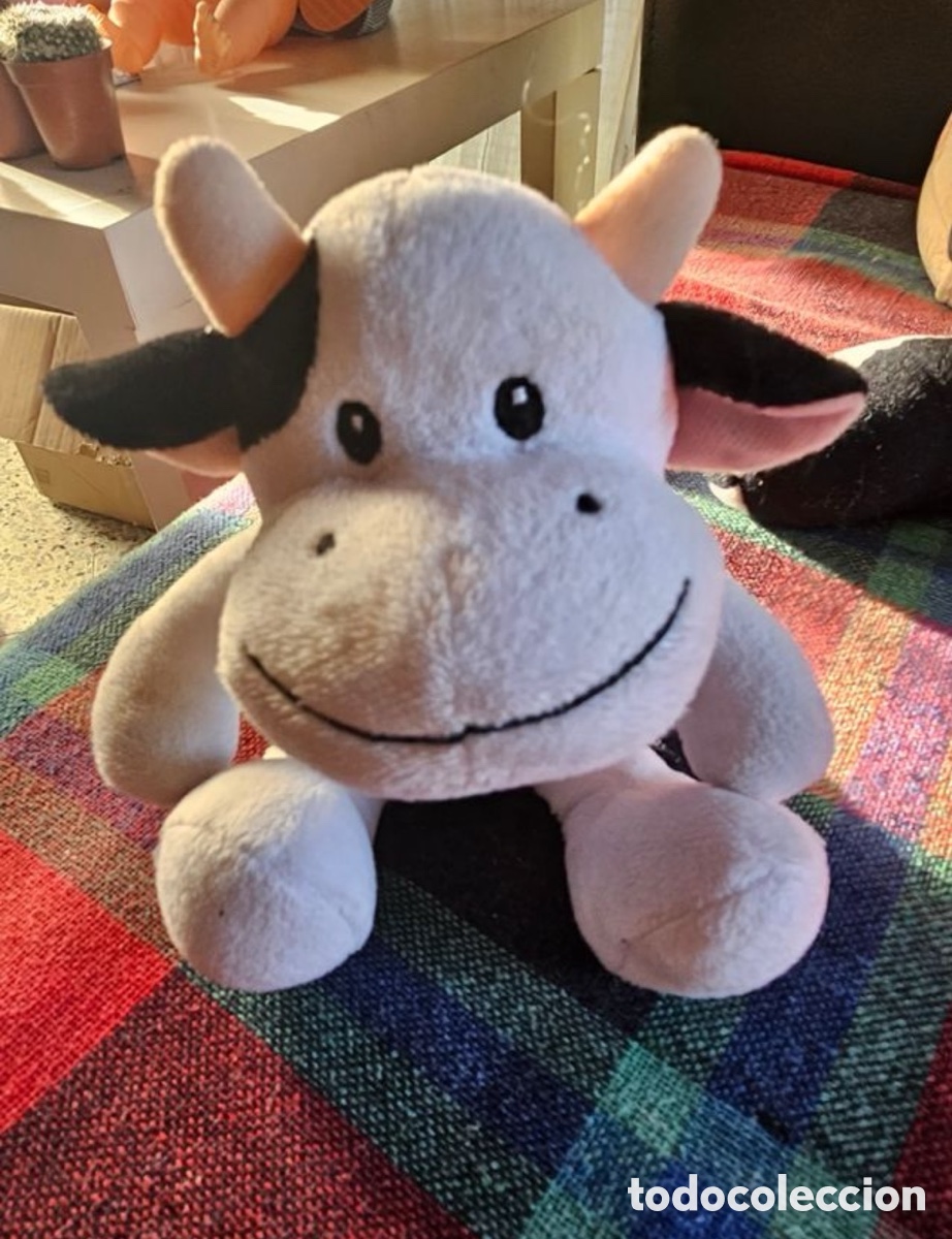 Segunda mano: Peluche vaquita muy simp&aacute;tica - Foto 1