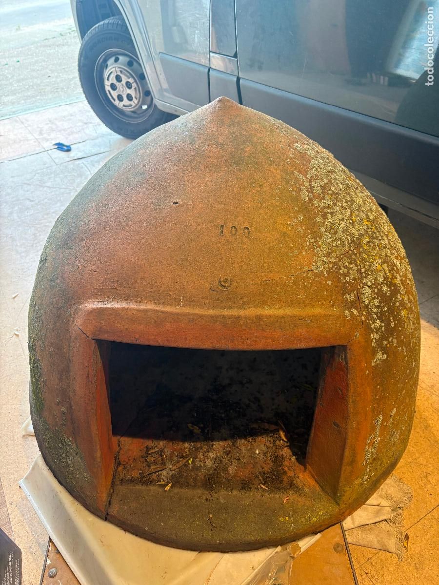 Segunda Mano: Horno a&ntilde;os 90-2000 en ceramica refract&agrave;ria diametro 100 cm aprox y m&aacute;s de 100 kilos