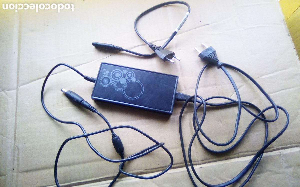 Segunda Mano: Adaptador de corriente, fuente alimentaci&oacute;n para port&aacute;til. Carrefour CPS01 (HKA09019047-8E).