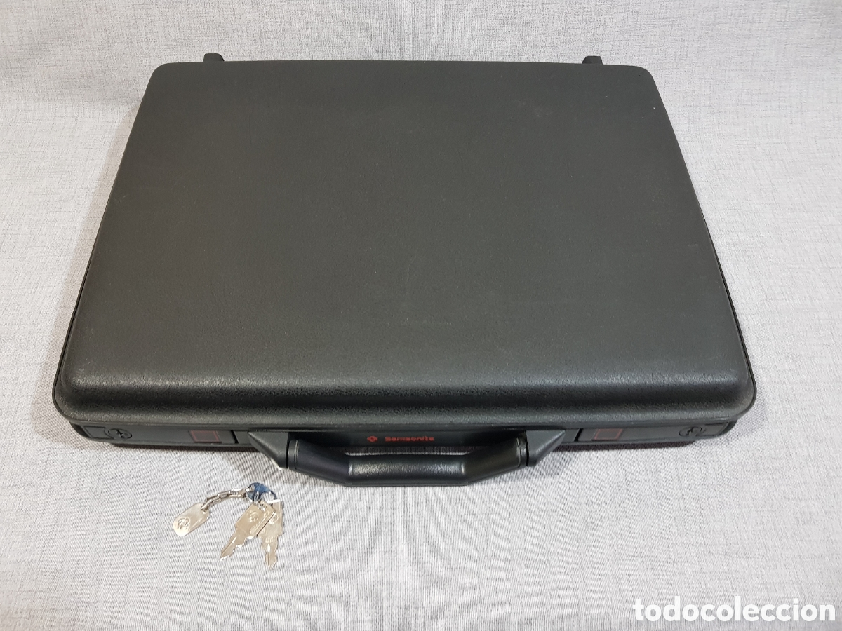 Segunda Mano: SAMSONITE MALET&Iacute;N R&Iacute;GIDO CON CIERRE BAJO LLAVE