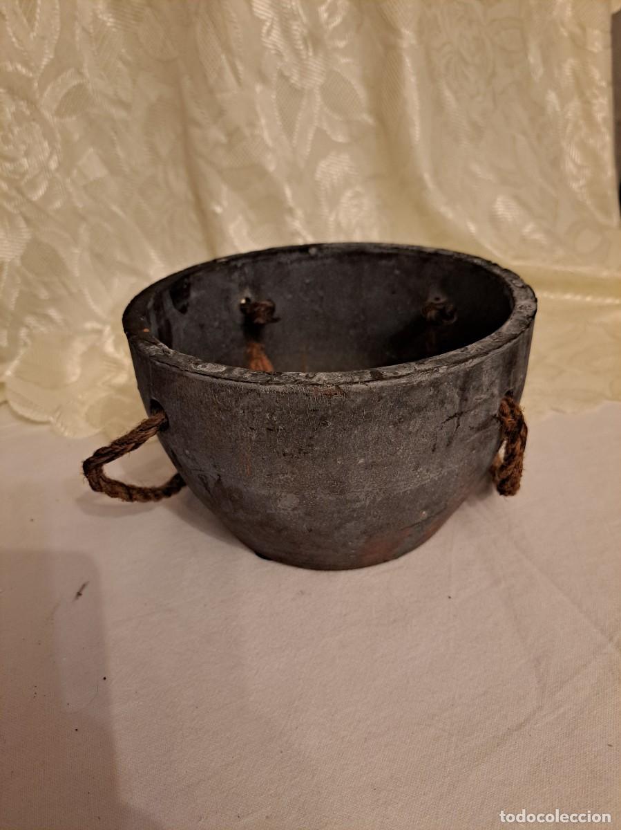 Segunda Mano: Bonito macetero de de gres con asas de nea.