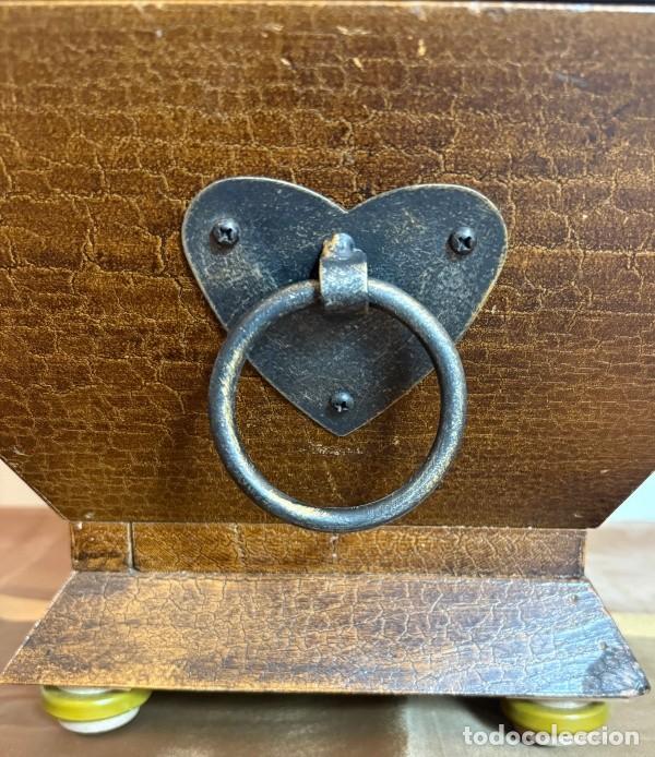 Segunda mano: Caja de Madera con Asas de Hierro - Foto 7