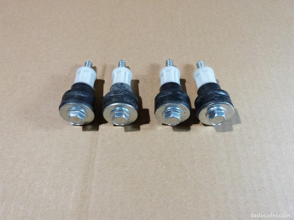 Segunda Mano: Tornillos para traslado o transporte de lavadora - Medidas en el anuncio