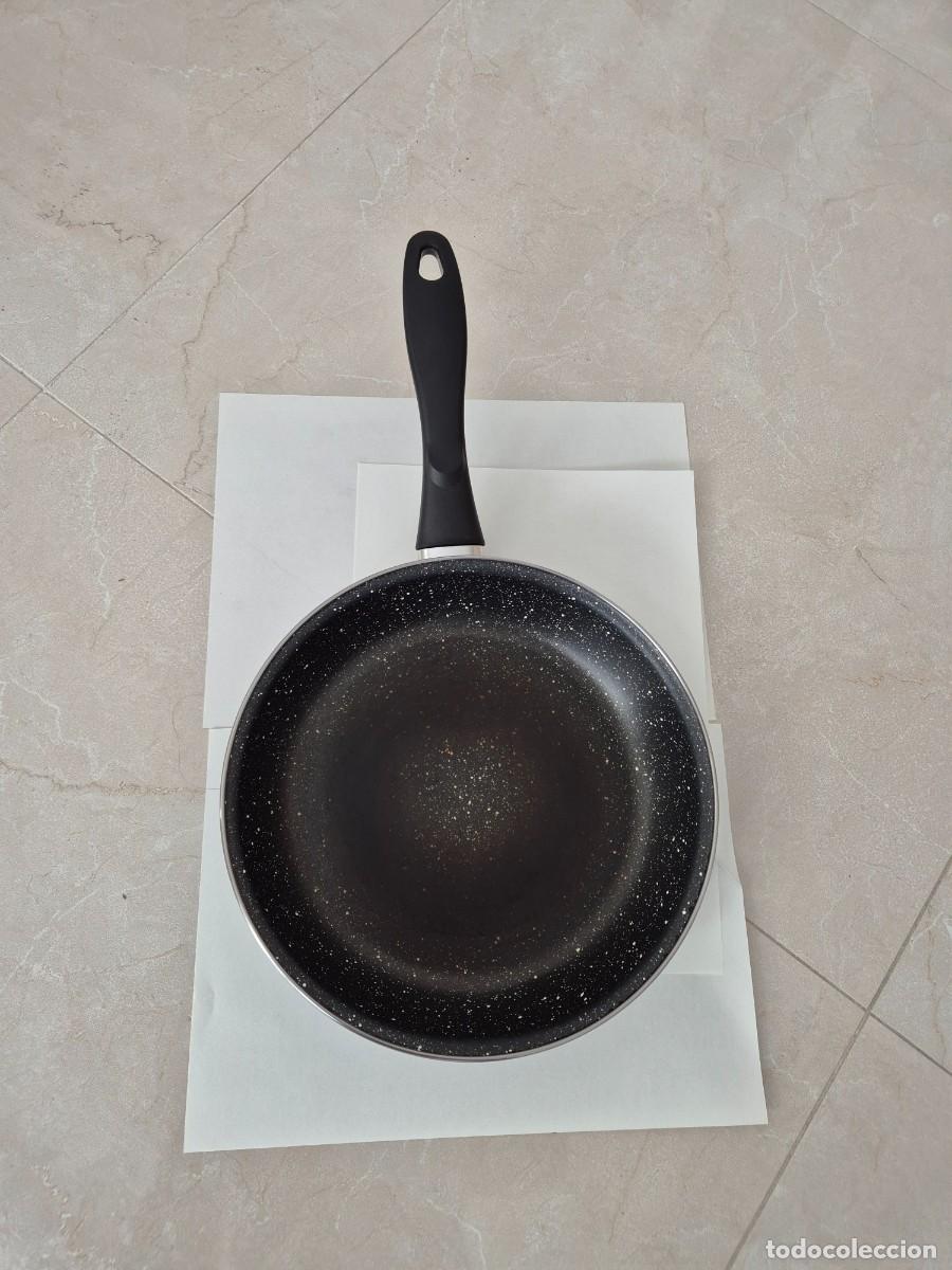 Segunda Mano: Sart&eacute;n Magefesa Antiadherente Negra 26cm