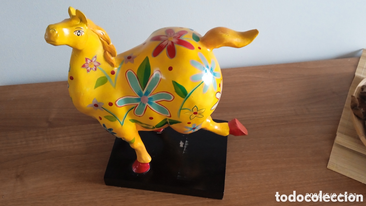 Segunda mano: FIGURA DE CABALLO DE COLORES - Foto 5