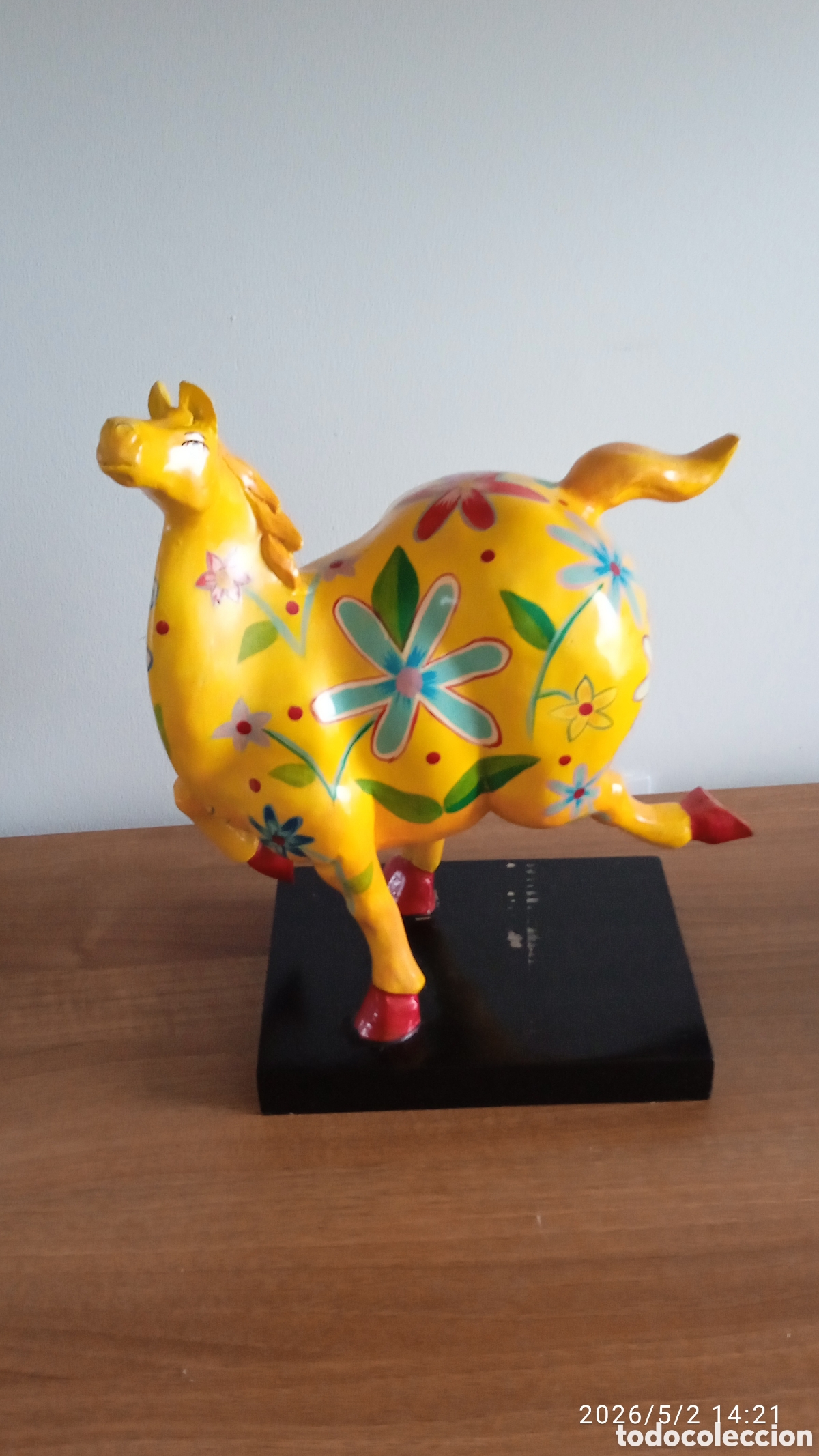 Segunda mano: FIGURA DE CABALLO DE COLORES - Foto 1