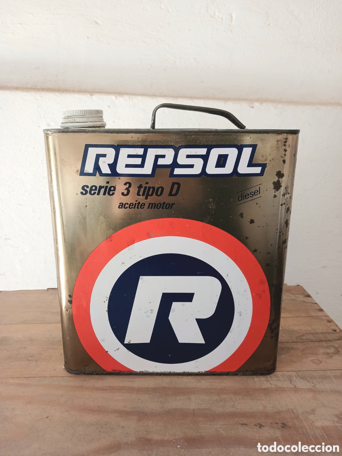 Segunda Mano: Lata antigua de aceite de motor Repsol de la l&iacute;nea &rdquo;Serie 3 tipo D&rdquo; para motores di&eacute;sel