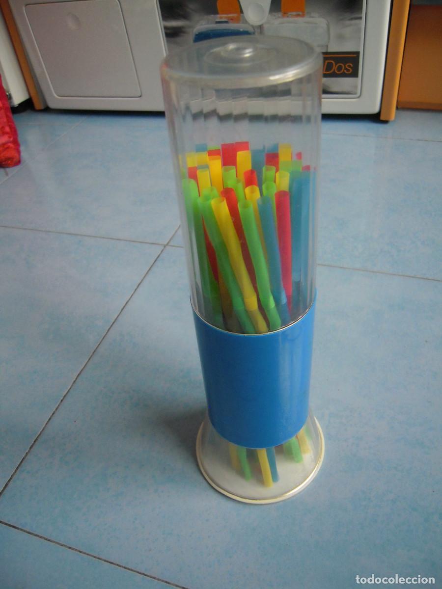 Segunda Mano: Bote de pl&aacute;stico para pajas