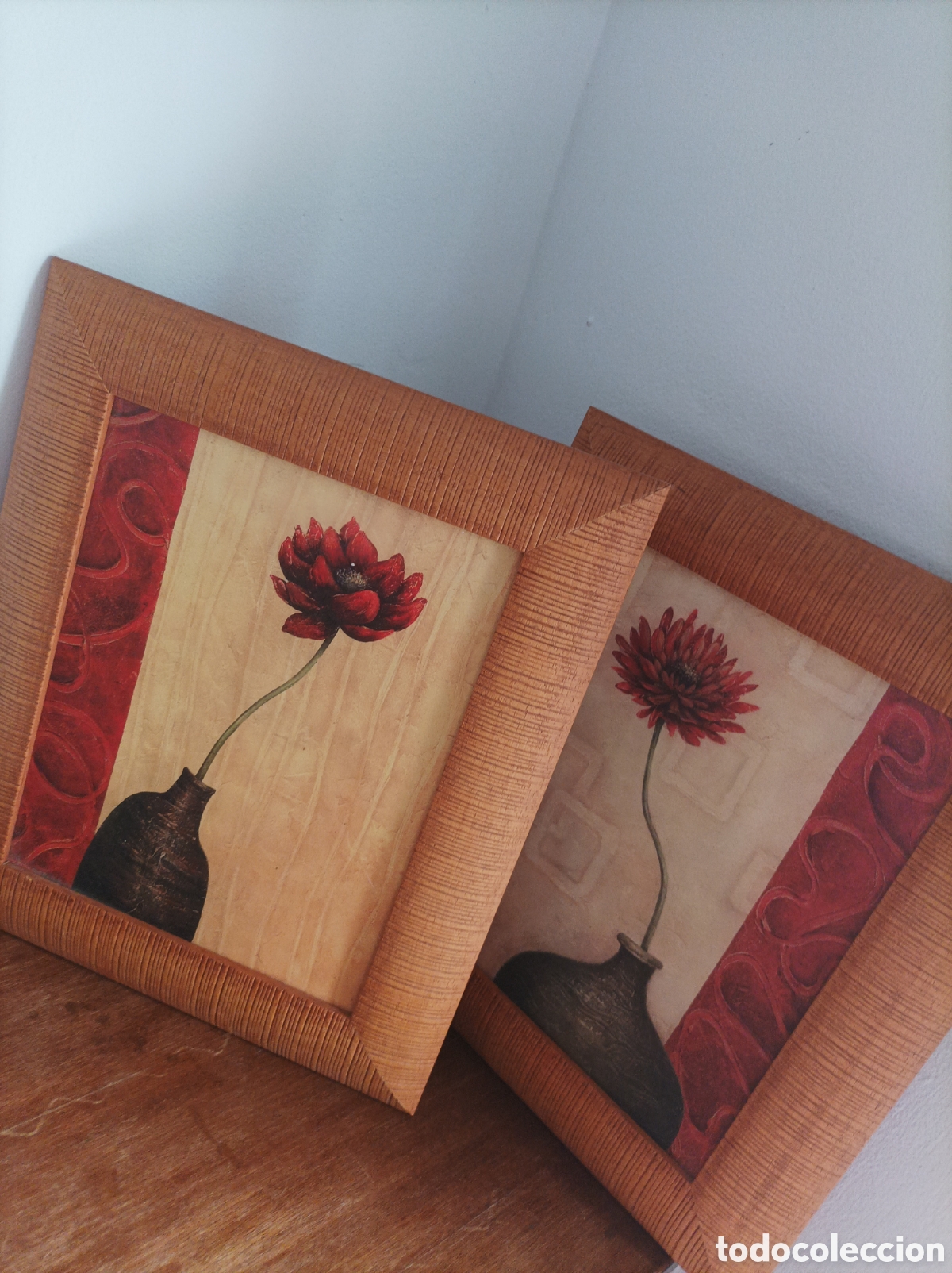 Segunda Mano: Pareja de Cuadros Flores Rojas - Marco R&uacute;stico Madera (33x28 cm)