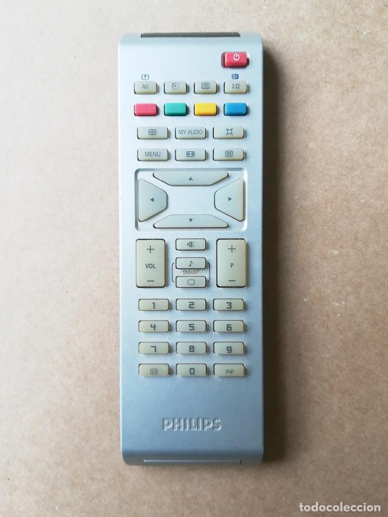 Segunda Mano: Mando a Distancia Original PHILIPS RC1683803/01H para TV | Dise&ntilde;o Slim Cepillado | Excelente