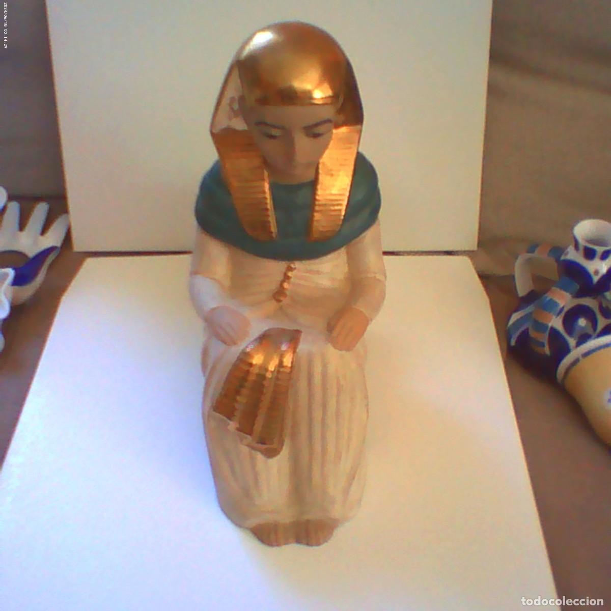 Seconda Mano: figura epipcia nadal 25 cm altura, 23 cm largo, 13 cm ancho y 1,803 kg de peso (buen estado)