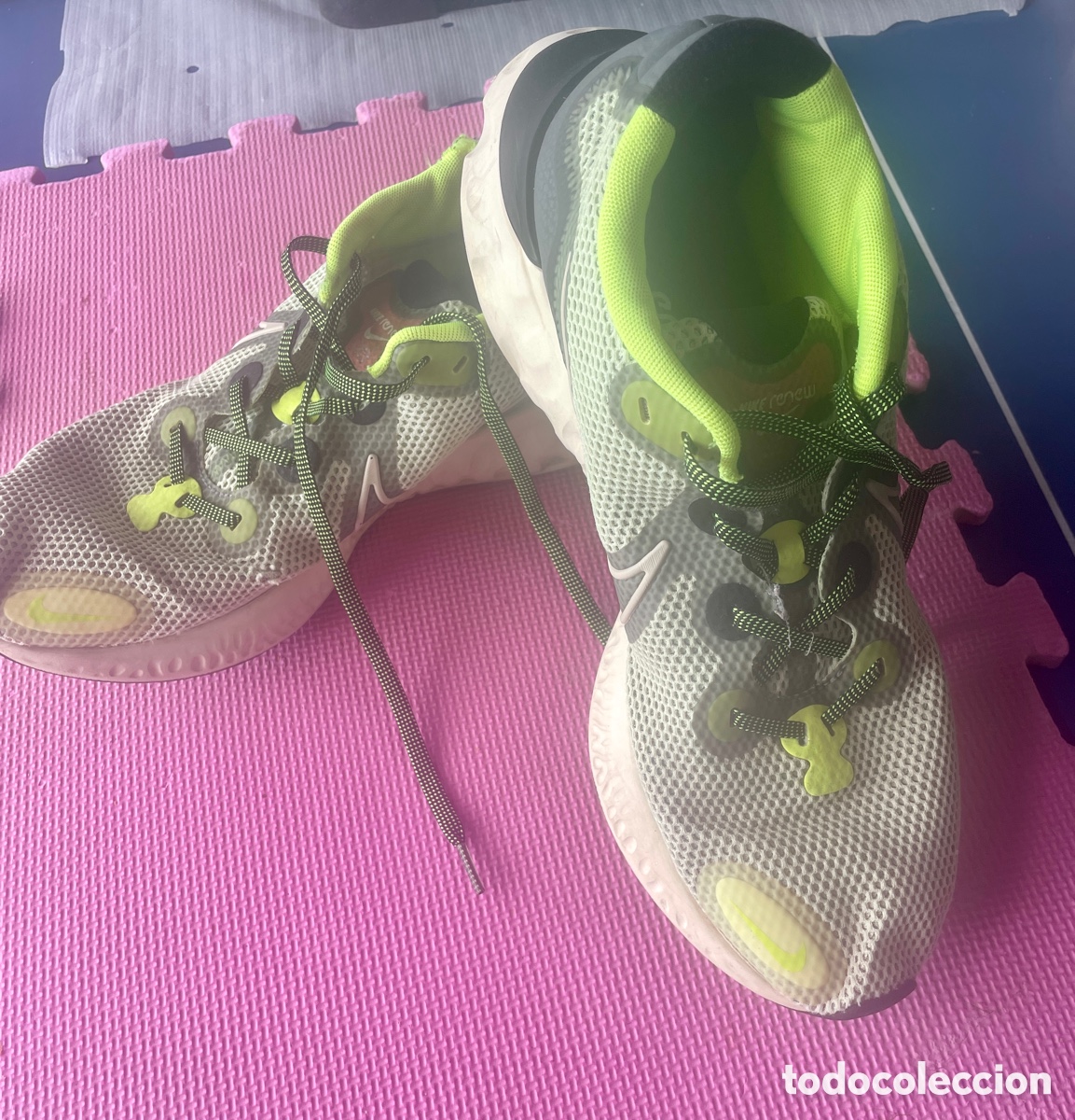 Segunda mano: Nike Renew Run (Talla 46) - Grises y Verde Ne&oacute;n - Foto 1