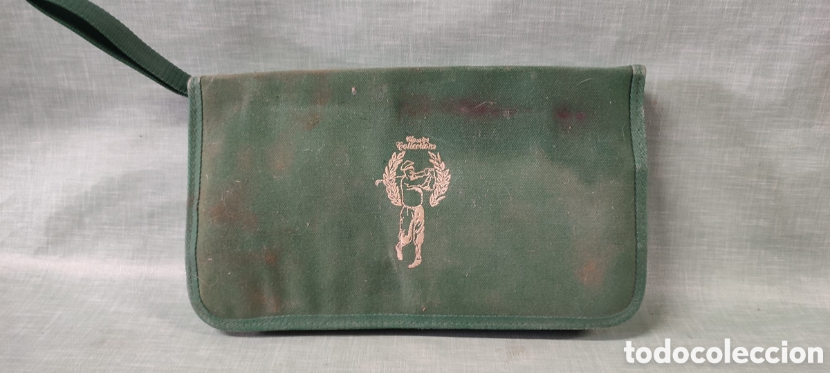 Segunda Mano: Estuche malet&iacute;n con kit de Golf para casa. Necesita limpieza el estuche.