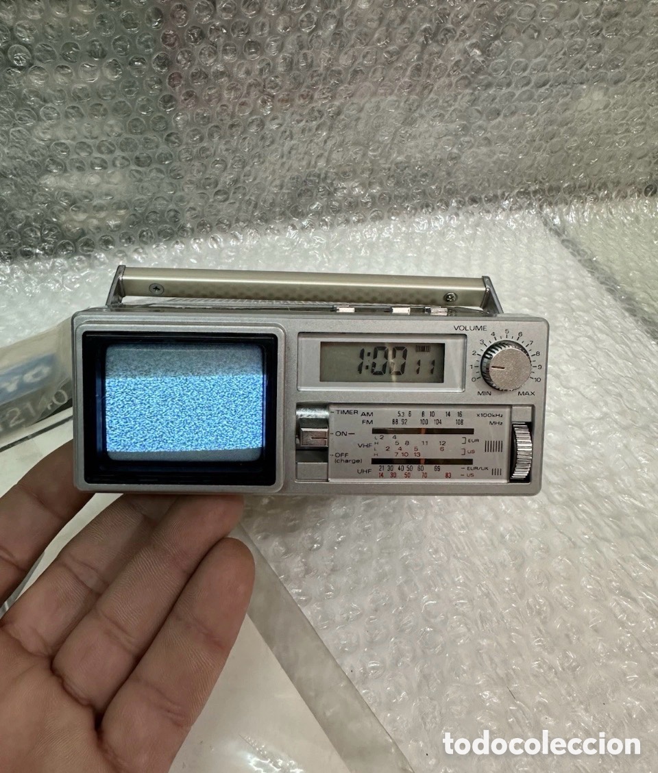 Segunda Mano: Sanyo TPM2140 Mini Port&aacute;til, Radio y TV Y Reloj (Colecci&oacute;n Vintage)