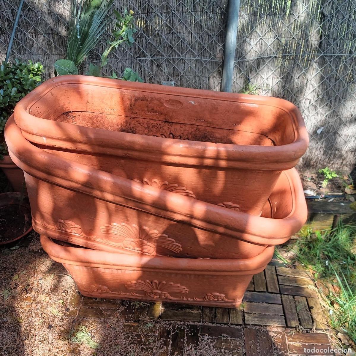 Segunda Mano: 3 jardineras/maceteros de terracota grandes