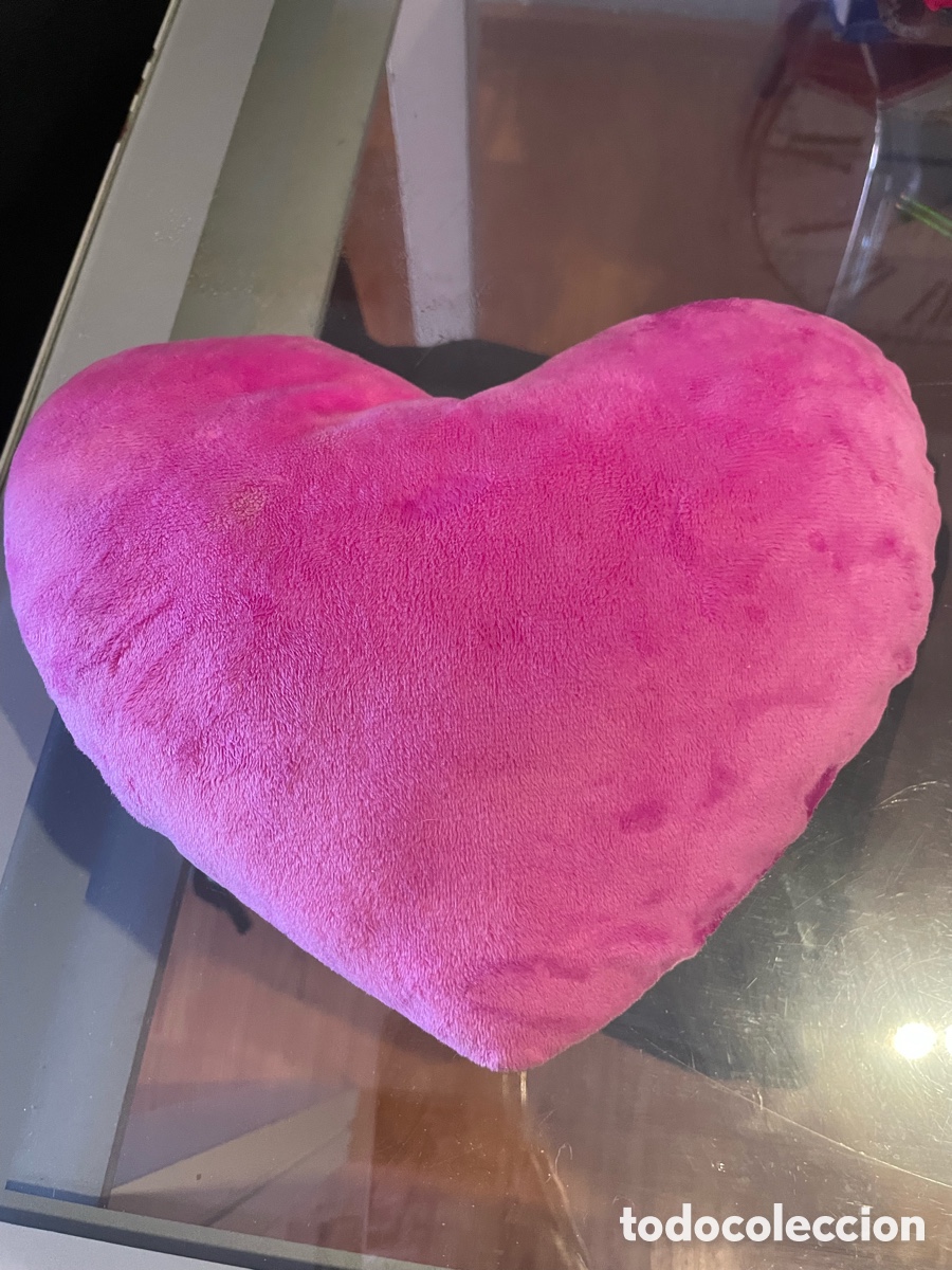 Segunda mano: Coj&iacute;n con forma de coraz&oacute;n - Foto 2
