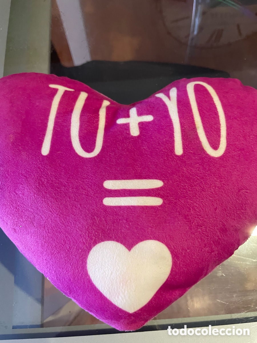 Segunda mano: Coj&iacute;n con forma de coraz&oacute;n - Foto 3