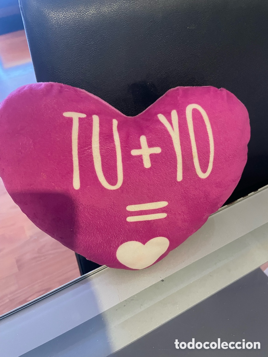Segunda mano: Coj&iacute;n con forma de coraz&oacute;n - Foto 1