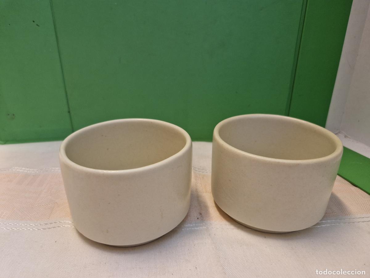 Segunda Mano: 2 BONITAS TAZAS VINTAGE EN CERAMICA.