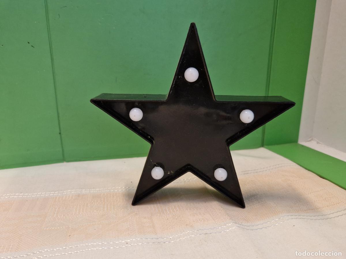 Segunda Mano: BONITA LUZ EN FORMA DE ESTRELLA. NO TIENE PILAS.