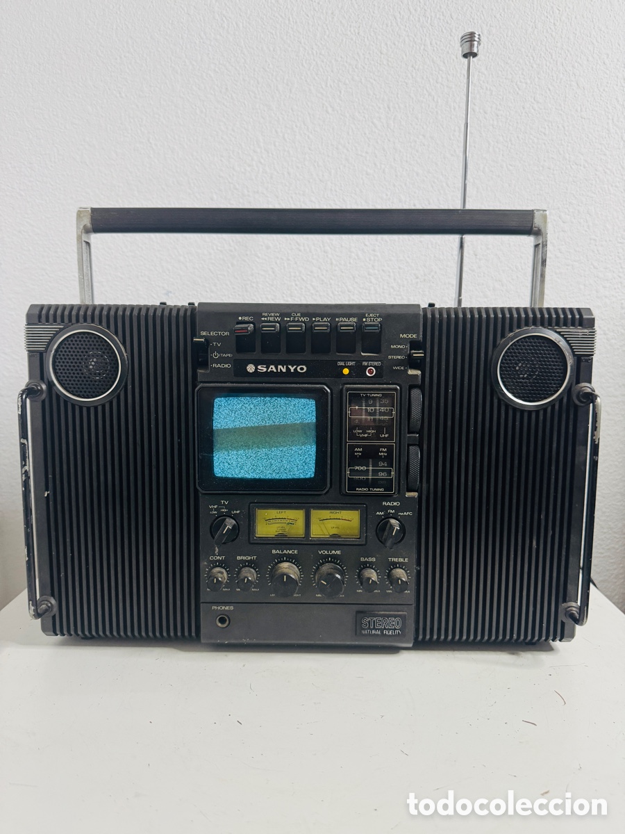 Segunda Mano: Vintage Sanyo Boombox Cassette Stereo Radio TV Player - MT4240 Para restaurar