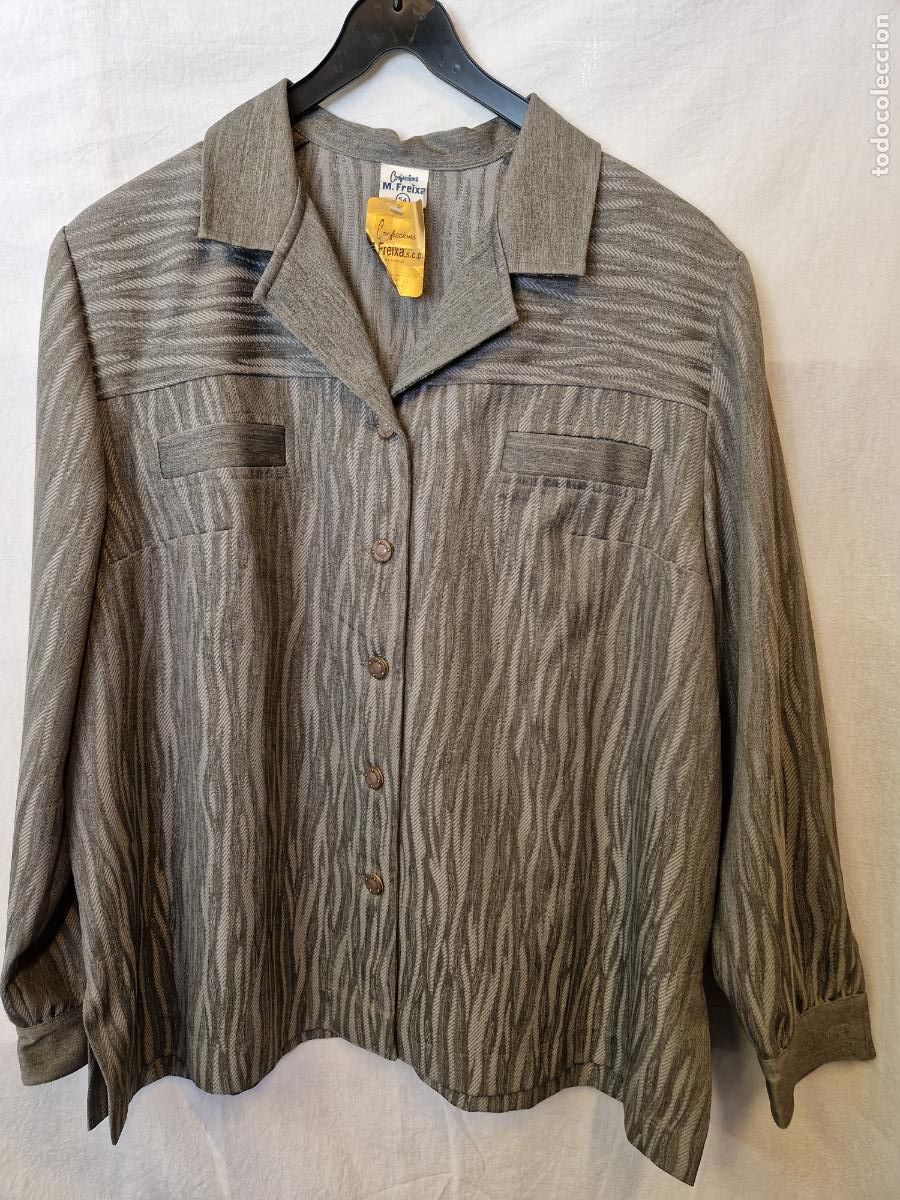 Segunda Mano: BONITA CHAQUETA PARA MUJER. COLOR GRIS. TALLA 54
