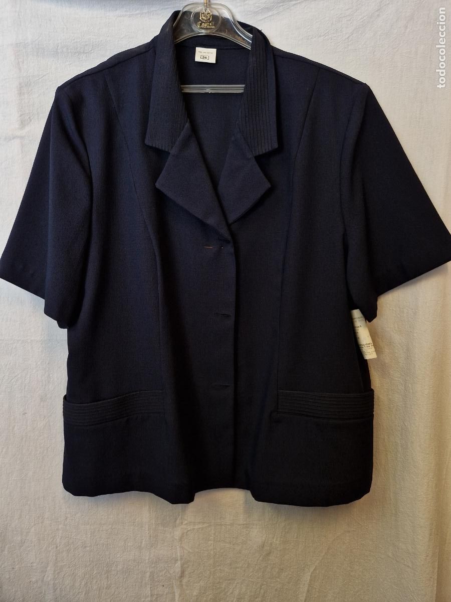 Segunda Mano: BONITA CAMISA MANGA CORTA PARA MUJER. COLOR AZUL. TALLA 56. NUEVA.