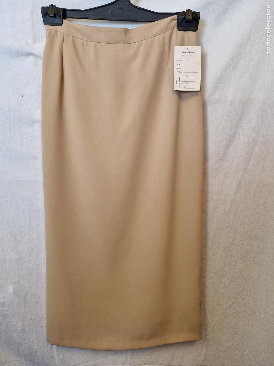 Segunda Mano: BONITA FALDA PARA MUJER. COLOR CREMA. TALLA 46
