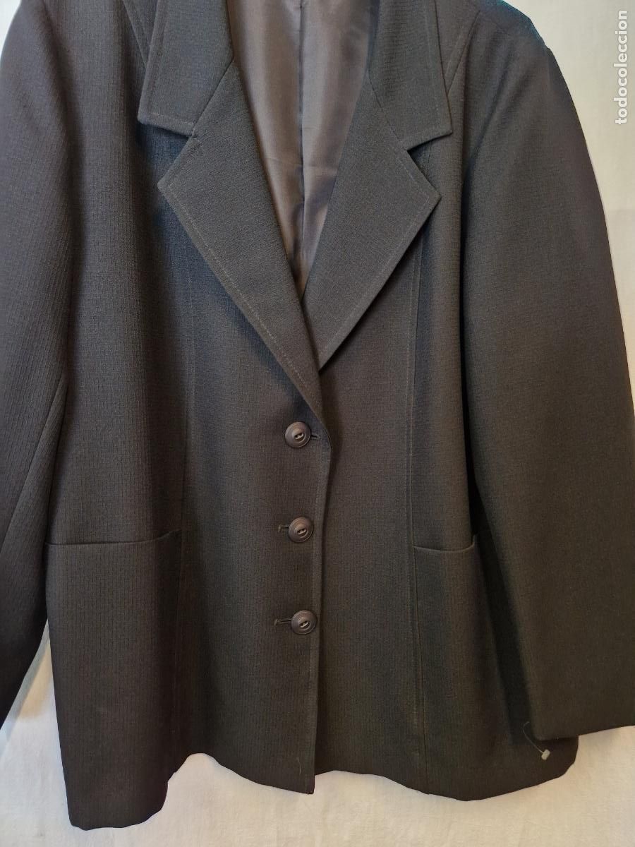 Segunda Mano: BONITO BLAIZER PARA MUJER. COLOR NEGRO. TALLA 50