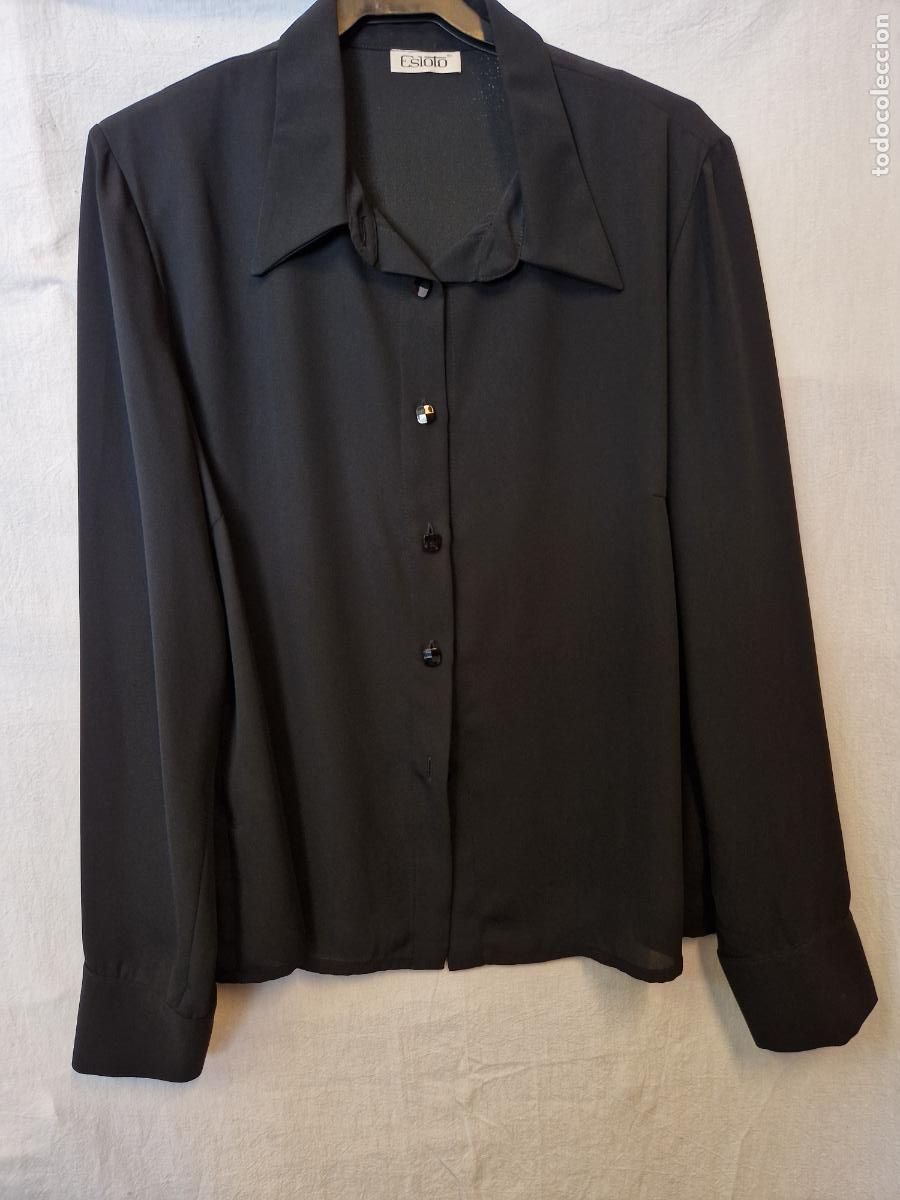 Segunda Mano: BONITA CAMISA PARA MUJER. COLOR NEGRO. TALLA 52