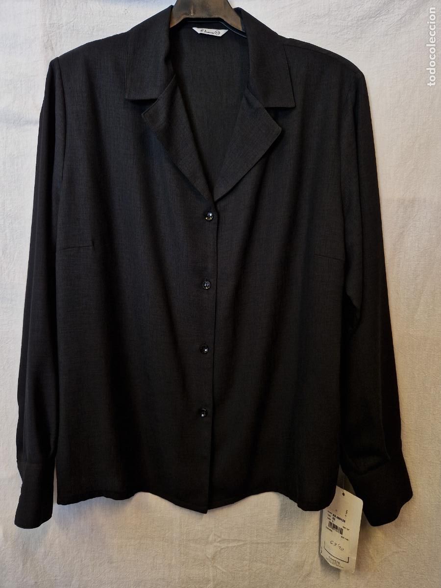 Segunda Mano: BONITA CAMISA PARA MUJER. COLOR NEGRO. TALLA 52