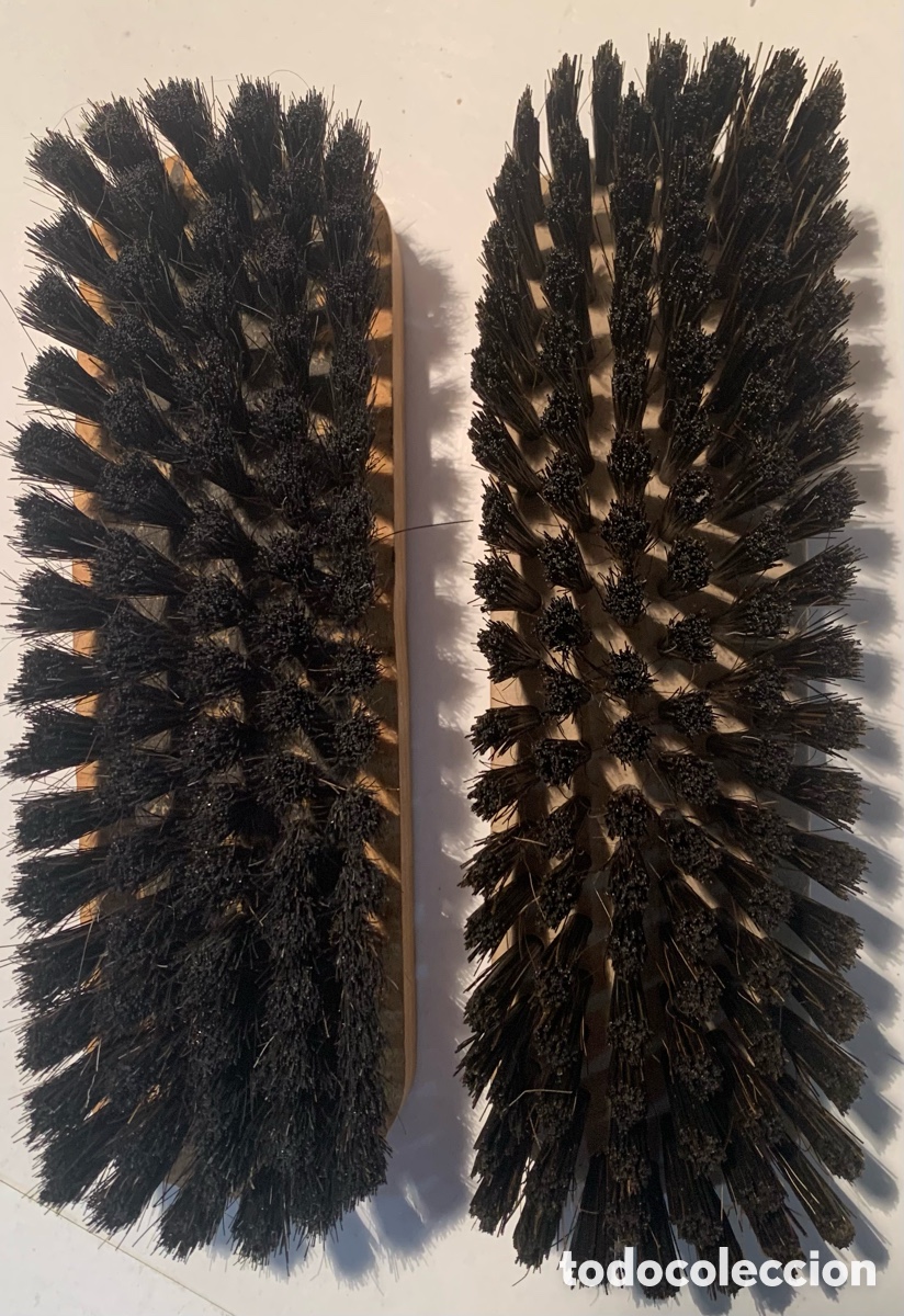Segunda mano: 2 Cepillos para Ropa o Zapatos - Foto 1