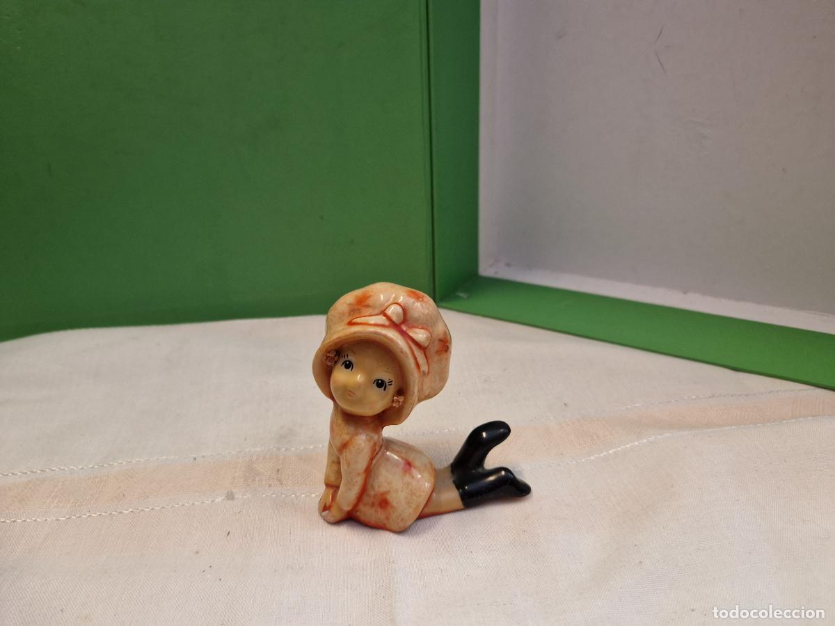 Segunda Mano: BONITA COQUETA DE PORCELANA DECORATIVA.
