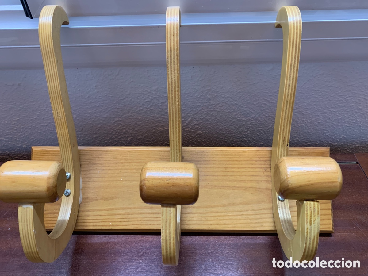 Segunda mano: Percha Madera 40 X 39 - Foto 1