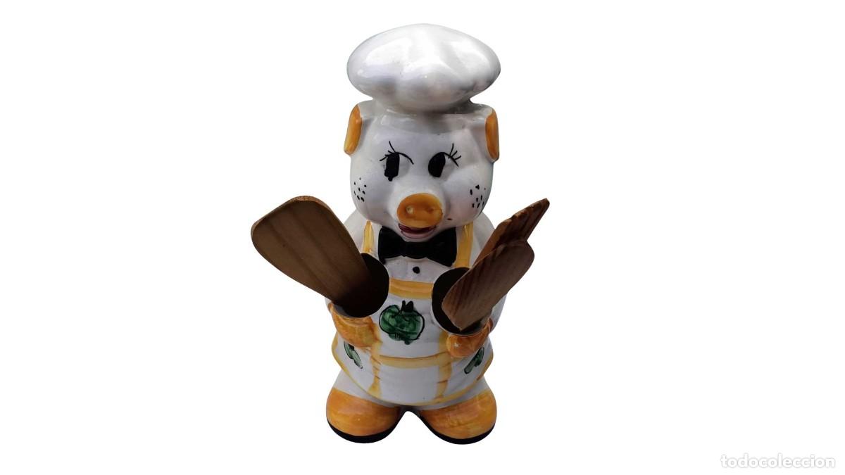 Seconda Mano: FIGURA PORTACUCHARAS DE CERAMICA COCINERO CHEF CON CUCHARAS DE MADERA - PINTADO A MANO - A&Ntilde;OS 80/90