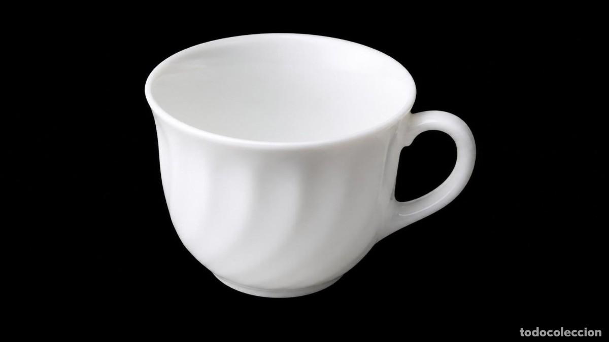 Seconda Mano: TAZA DE PORCELANA BLANCA CON RELIEVE - CUERPO ACANALADO - ASA CORAZ&Oacute;N - HOSTELER&Iacute;A VINTAGE 60/70