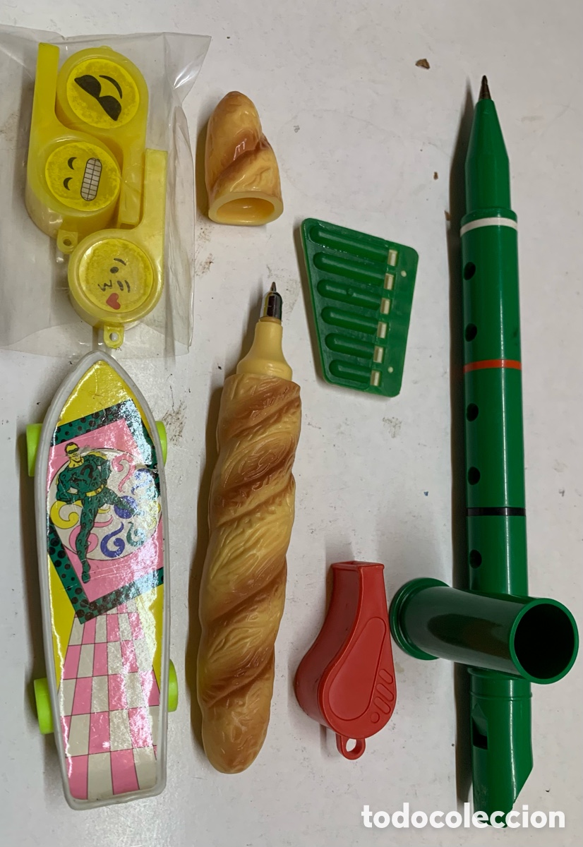 Segunda Mano: Lote boligrafo flauta boligrafo pan maquineta tabla de surf Silbatos flauta