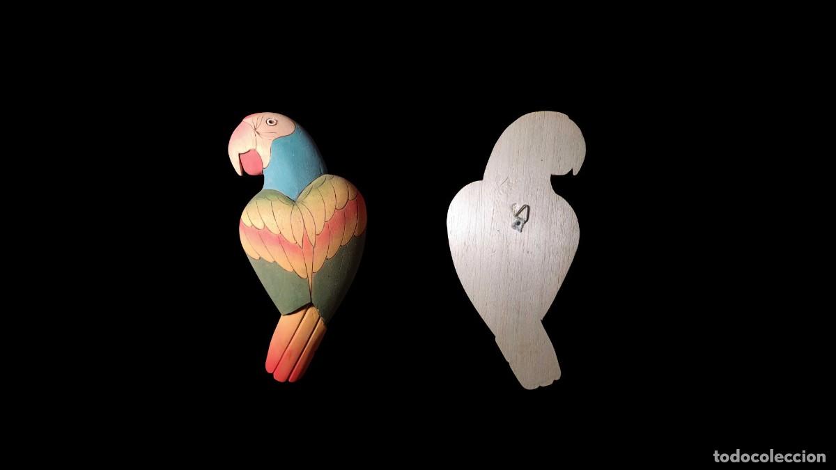 Seconda Mano: GUACAMAYO EN MADERA RECORTADA Y PINTADA A MANO - ARTESAN&Iacute;A LATINOAMERICANA - A&Ntilde;OS 70/80