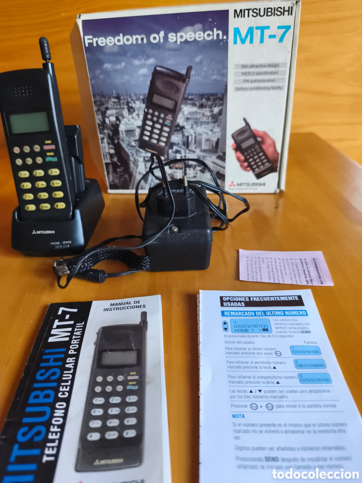 Segunda mano: Tel&eacute;fono Mitsubishi MT-7, anal&oacute;gico - Foto 1
