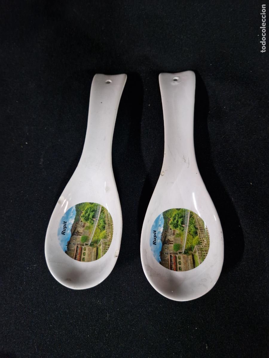 Segunda Mano: 2 BONITOS REPOSA CUCHARAS EN CERAMICA.