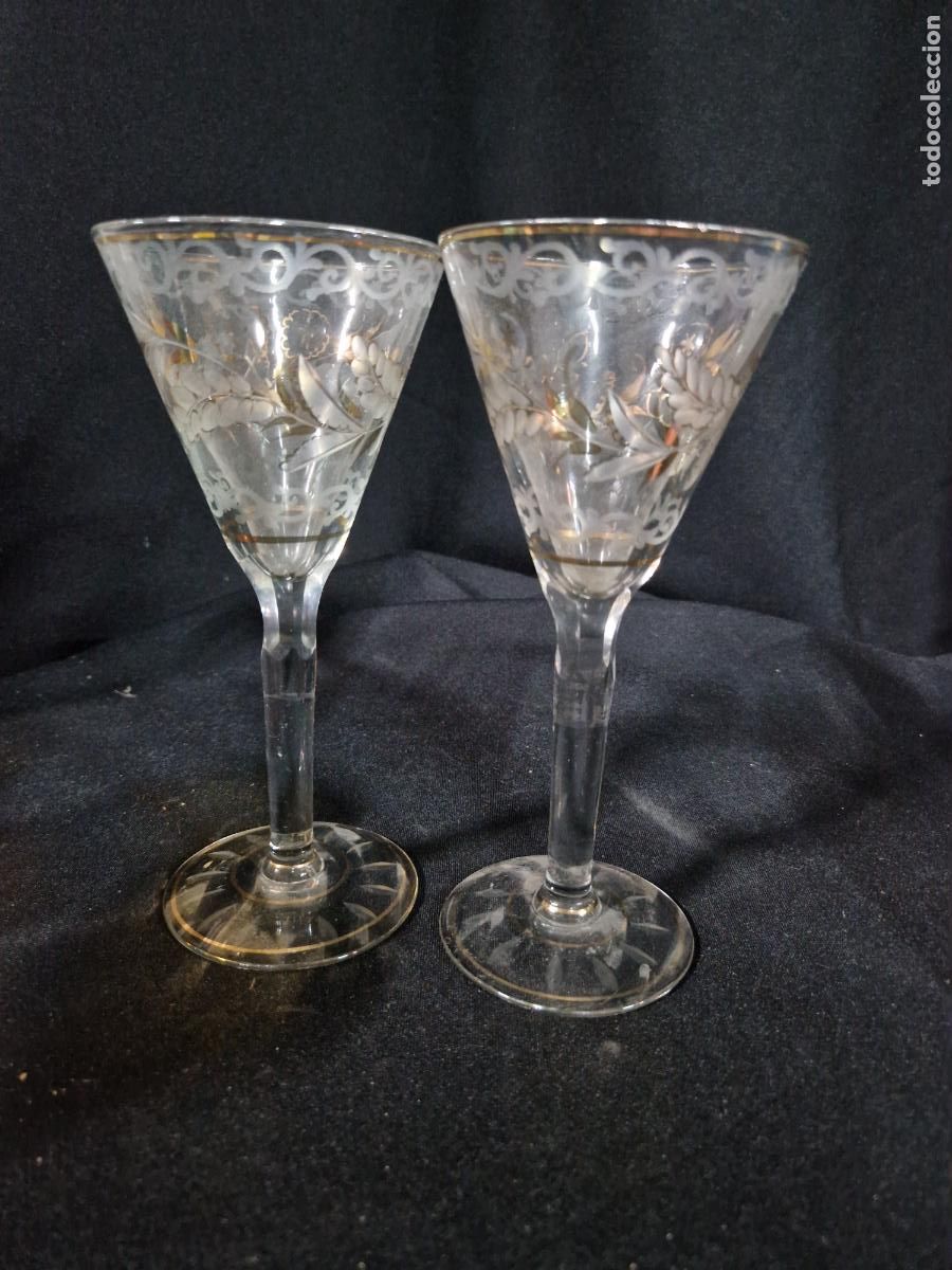 Segunda Mano: 2 BONITAS COPAS DE CRISTAL. MEDIDA 20*9