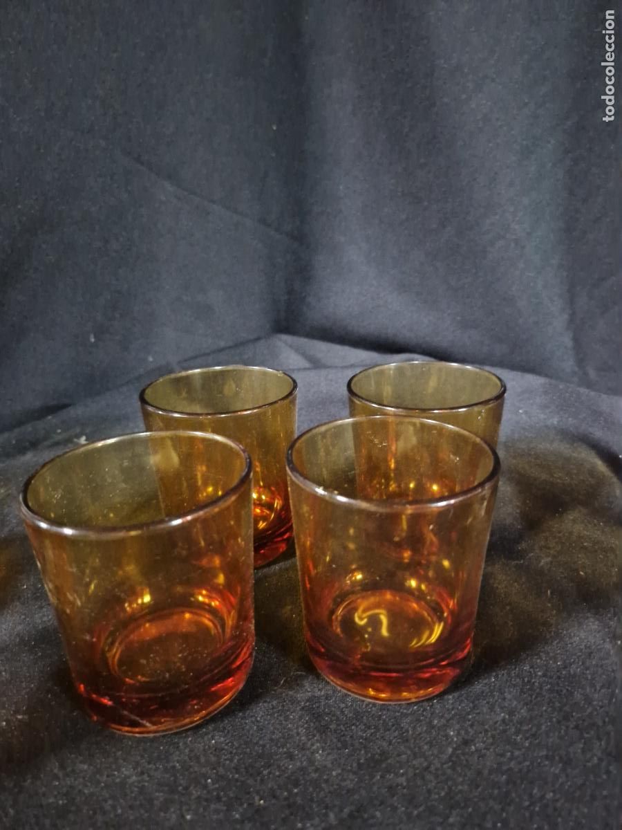 Segunda Mano: 4 BONITOS VASOS DE CRISTAL. AMBAR. MEDIDA 8*9