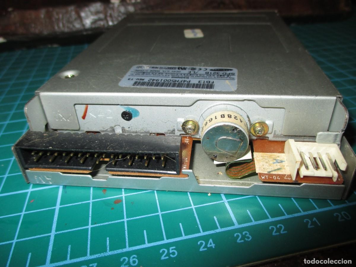 Segunda mano: 540- Disquetera 3.5&rdquo; Interna 1.44Mb (Samsung SFD-321B) - Impecable Estado - Foto 4