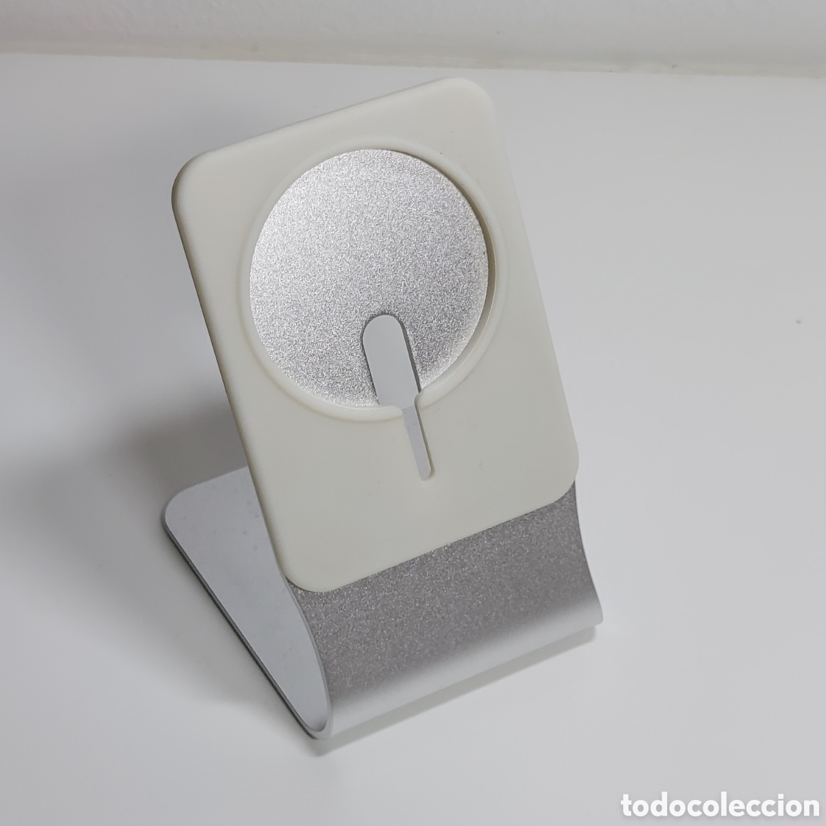Segunda Mano: Soporte Premium de Aluminio para MagSafe